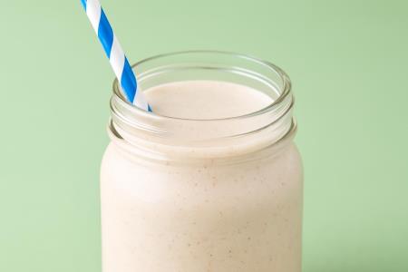Drei Zutaten, ein Smoothie: Apfel, Joghurt und Zitrone als Verbündete beim Abnehmen
